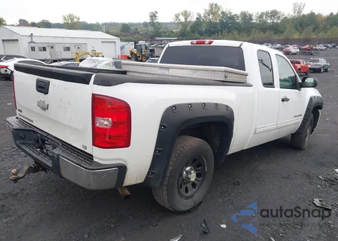 2010 Chevrolet Silverado 1500 Ls z USA, uszkodzony, nr VIN 1GCSKREA2AZ120372